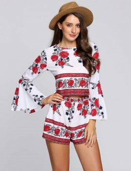 

Floral Backless Bell Sleeve Crop Top and Elastic Shorts Set, Multicolor