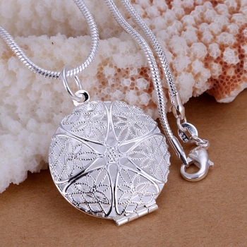 

Nickel lead free silver plated pendant
