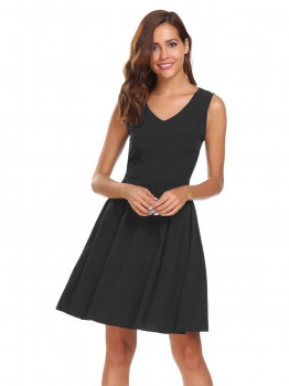 

Black Sleeveless V-neck Slim Solid Pleated Dress, Multicolor