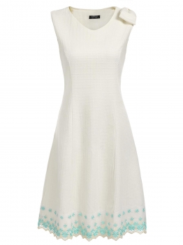 

Beige Vintage V-Neck Sleeveless Embroidery Floral Slim Dress, Multicolor