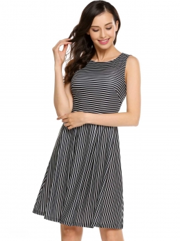 

Dark gray Sleeveless Striped O Neck Pleated Dress, Multicolor