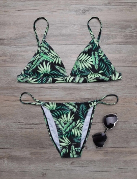 

Green black Spaghetti Strap Printed Triangle Back Hook Bikini Set, Multicolor
